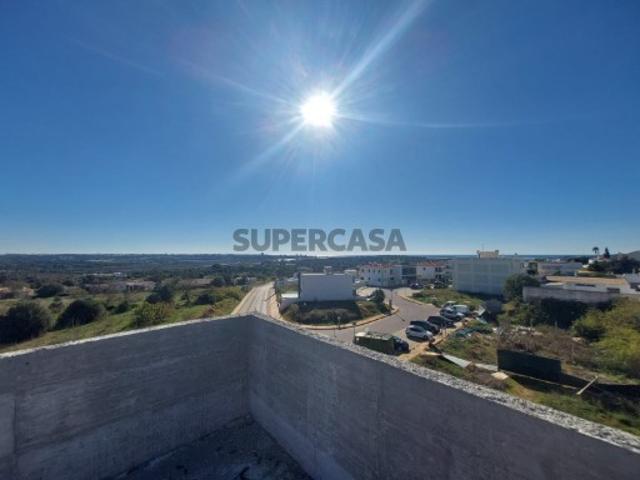 Apartamento T3 em Mexilhoeira Grande, a 20 minutos de Lagos, Algarve