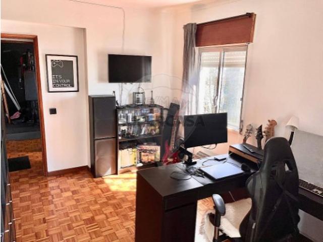 Apartamento T3 em Mina de Água