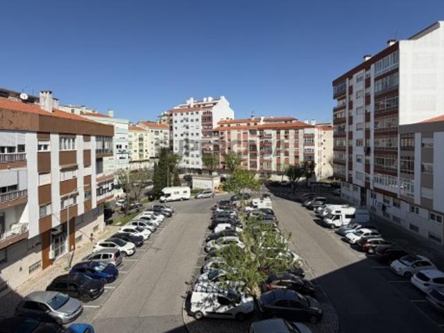 Apartamento T3 em Mina de Água