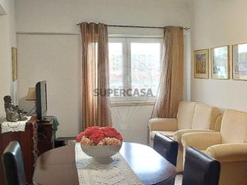 Apartamento T3 em Mina de Água