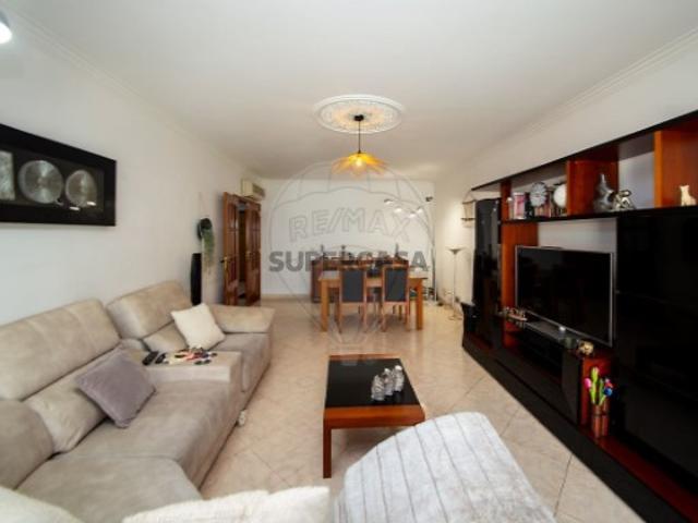 Apartamento T3 em Mina de Água