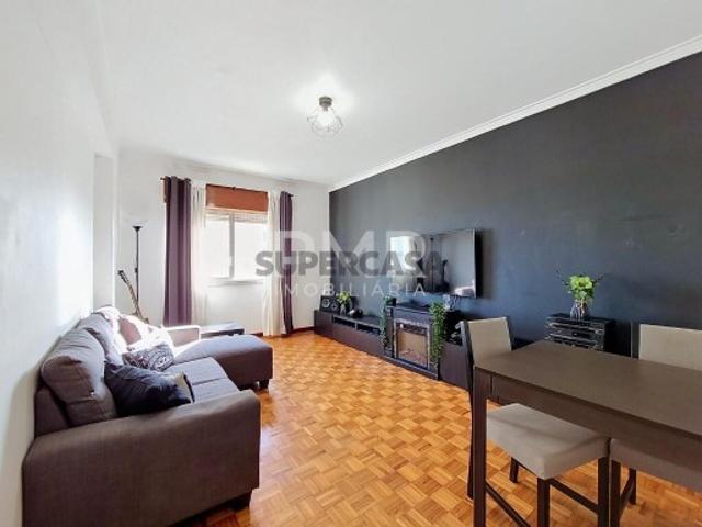 Apartamento T3 em Mina de Água