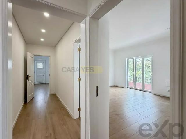 Apartamento T3 em moradia isolada, Costa de Caparica, Almada, Margem Sul