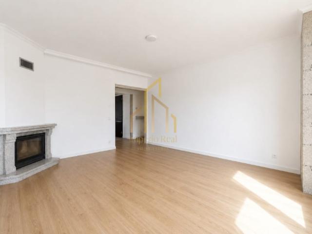 Apartamento T3 em Mouquim