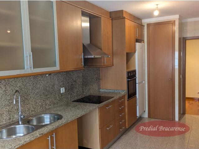 Excelente apartamento T3, em Nogueira