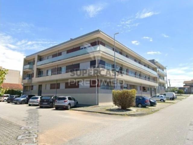 Apartamento T3 em Nogueira da Regedoura