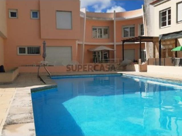 Apartamento T3 em Nossa Senhora do Pópulo, Coto e São Gregório