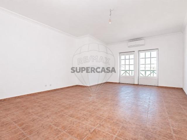 Apartamento T3 em Olhalvo