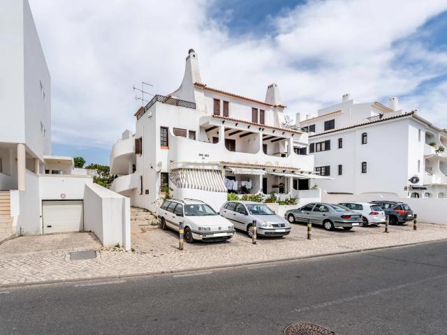 Apartamento T3 em Olhos de Água Vista Mar