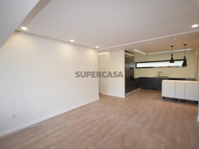 Apartamento T3 em Olivais