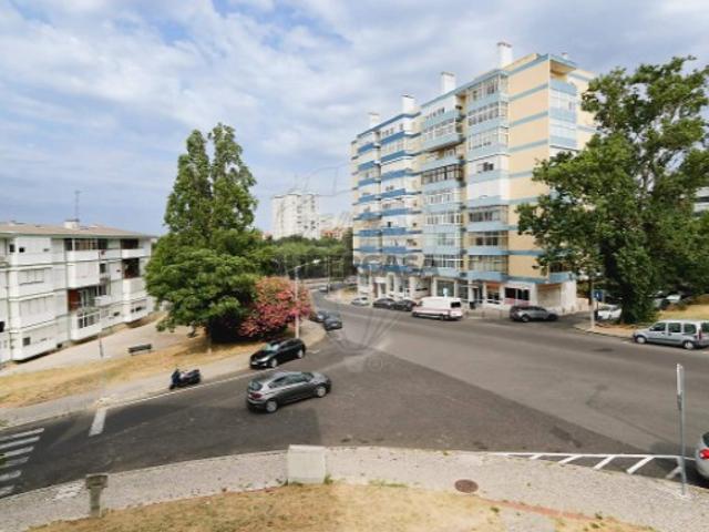 Apartamento T3 em Olivais