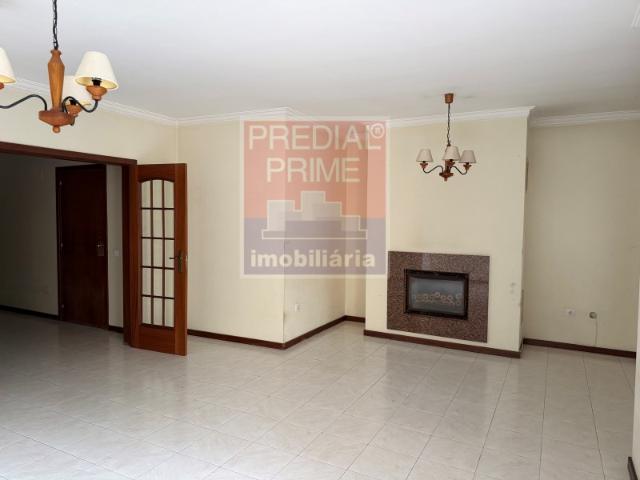 APARTAMENTO T3 EM OLIVEIRA DE AZEMEIS