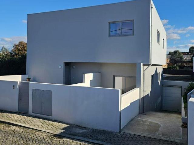 Apartamento T3 em Oliveira do Douro de 121,00 m² 121m² Vila nova de gaia santa marinha