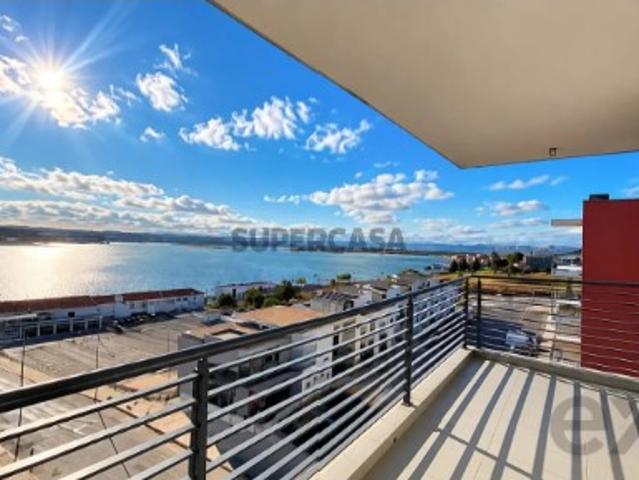 Apartamento T3 em Paio Pires