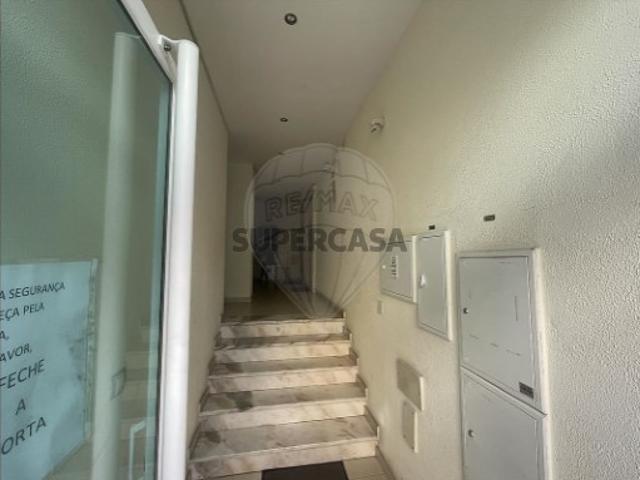 Apartamento T3 em Palhais e Coina