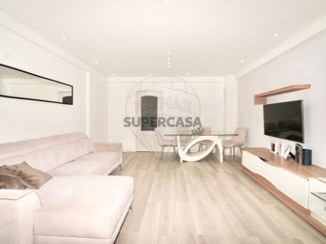 Apartamento T3 em Póvoa de Santa Iria e Forte da Casa