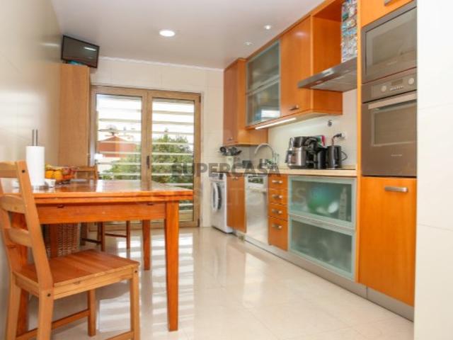 Apartamento T3 em Póvoa de Santa Iria e Forte da Casa