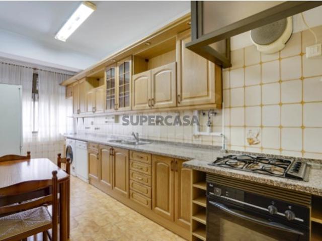 Apartamento T3 em Póvoa de Santo Adrião e Olival Basto