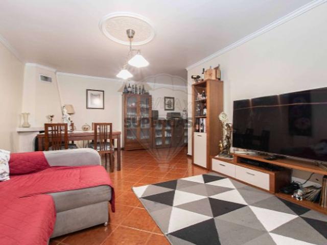 Apartamento T3 em Póvoa de Santo Adrião e Olival Basto