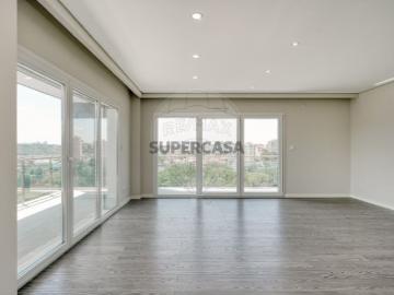 Apartamento T3 em Póvoa de Santo Adrião e Olival Basto