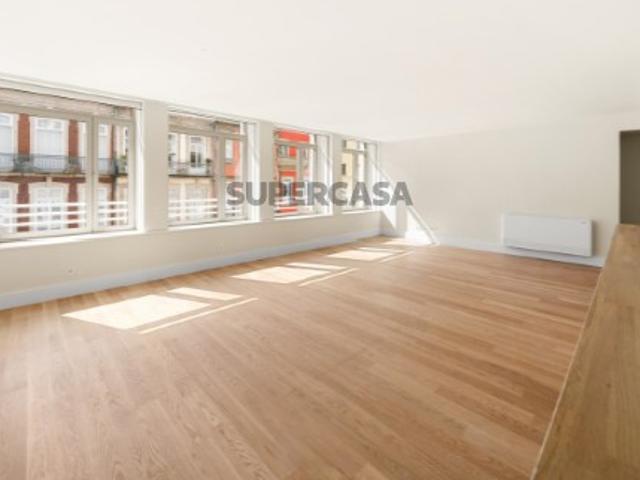 Apartamento T3 em Prédio de Requinte no Porto!