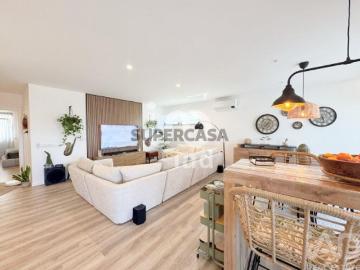 Apartamento T3 em Quelfes de 127,6 m²