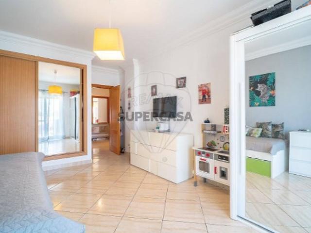 Apartamento T3 em Quelfes