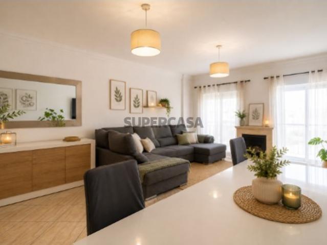 Apartamento T3 em Quelfes