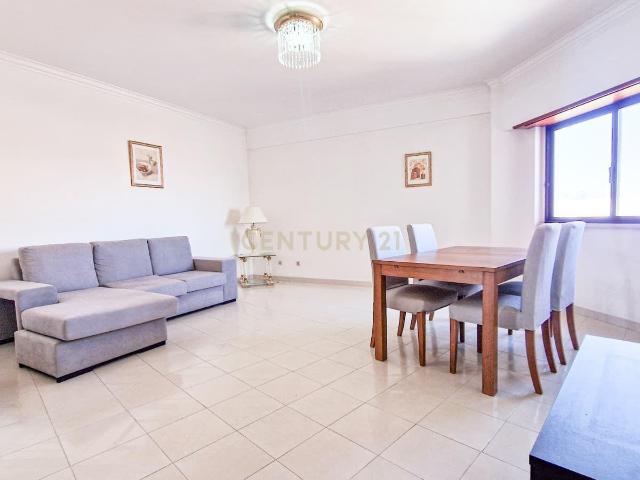 Apartamento T3 em Queluz, Sintra com Vista