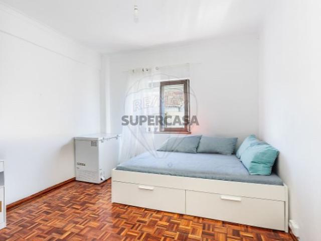 Apartamento T3 em Ramada e Caneças