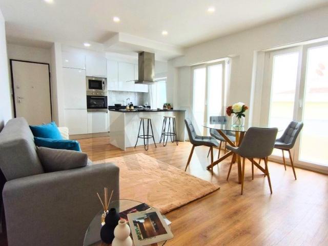 Apartamento T3 em Remodelação Total com Home Staging Benfi. 76m² Benfica