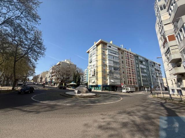 Apartamento T3 em Remodelação total em Benfica 76m² Benfica