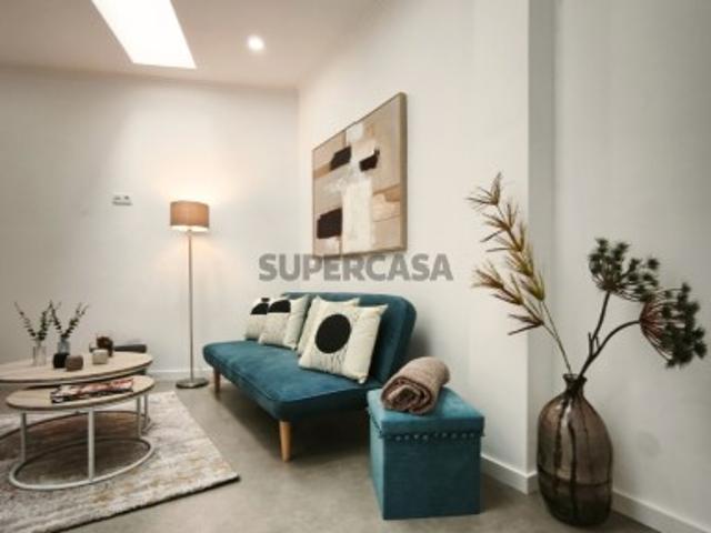 Apartamento T3 em Remodelação Total em São Domingos de Benfica