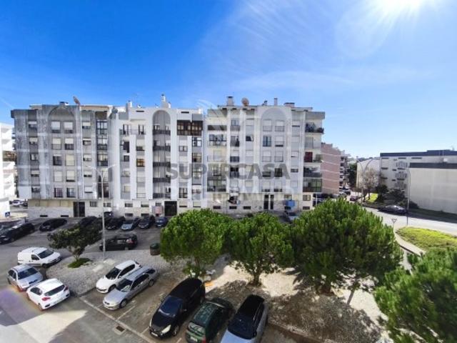 Apartamento T3 em Rio de Mouro