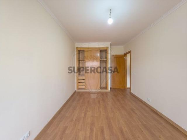 Apartamento T3 em Rio de Mouro