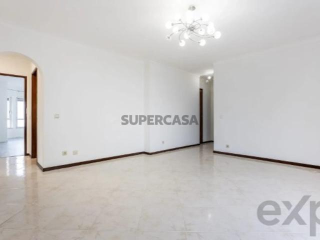 Apartamento T3 em Rio de Mouro
