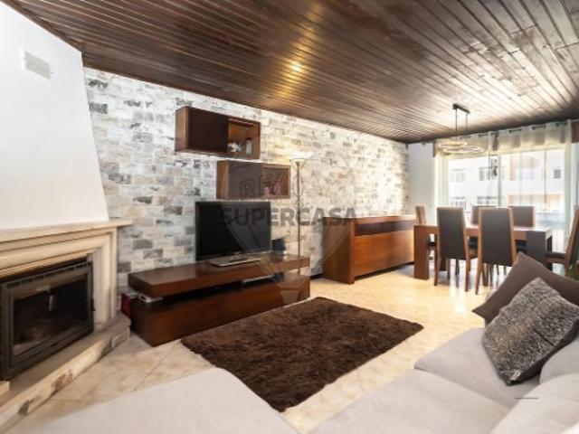 Apartamento T3 em Rio de Mouro