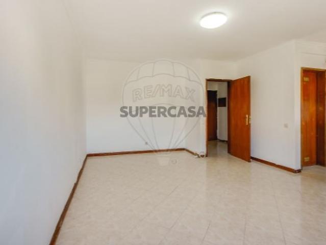Apartamento T3 em Rio de Mouro