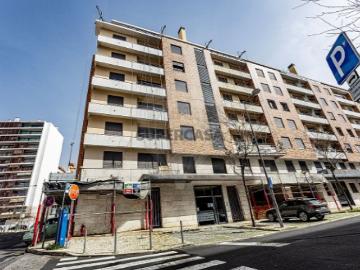 Apartamento T3 em São Domingos de Benfica