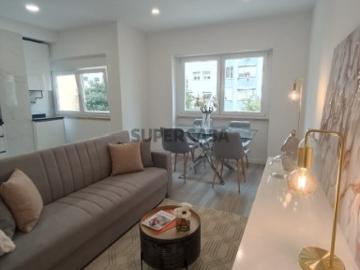 Apartamento T3 em São Domingos de Benfica