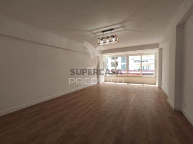 Apartamento T3 em São Domingos de Benfica
