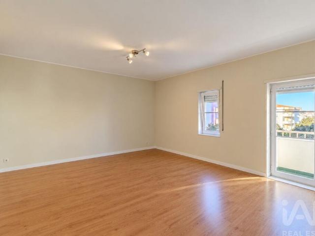Apartamento T3 em São Domingos de Rana de 104 m²