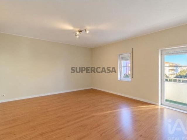 Apartamento T3 em São Domingos de Rana de 104 m²