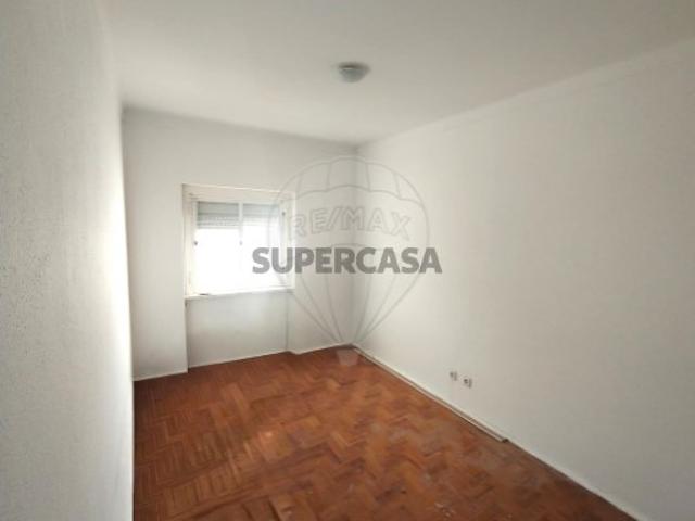 Apartamento T3 em São Miguel do Rio Torto e Rossio Ao Sul do Tejo