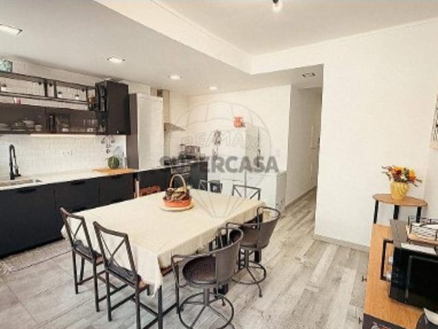 Apartamento T3 em São Sebastião