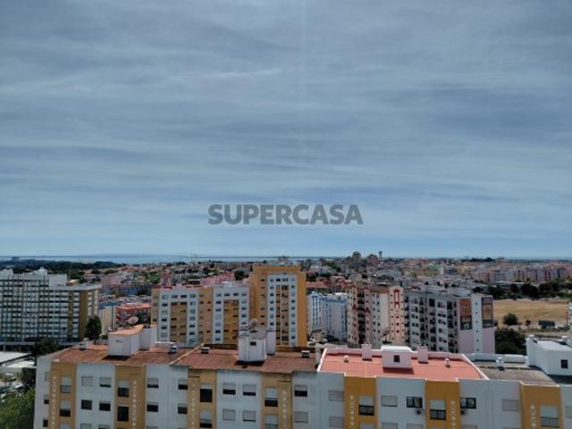 Apartamento T3 em São Sebastião