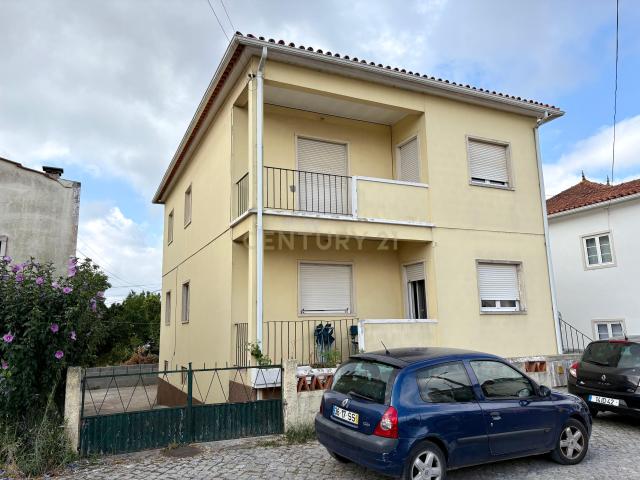 Apartamento T3, em São Romão, Leiria