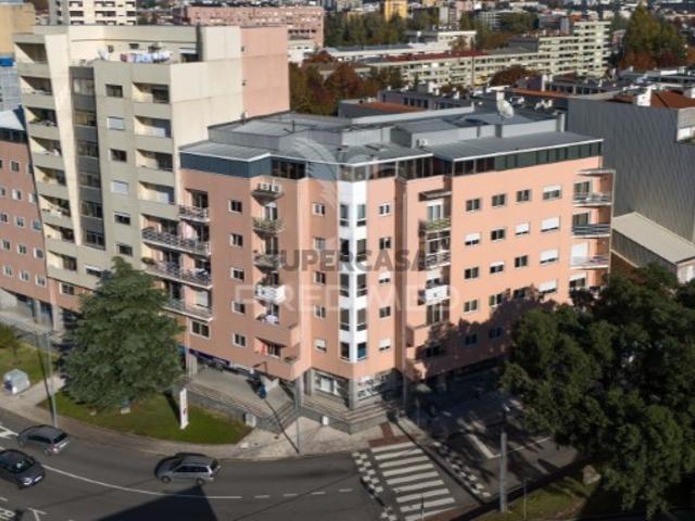 Apartamento T3 em São Víctor