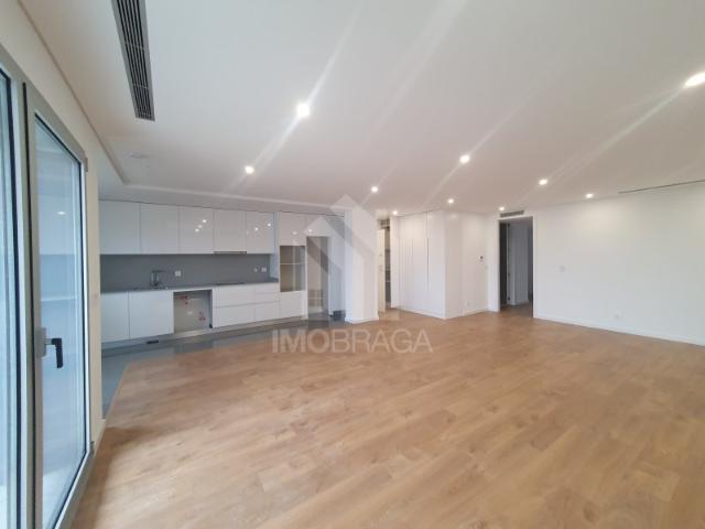Apartamento T3, em S. Vicente, Braga