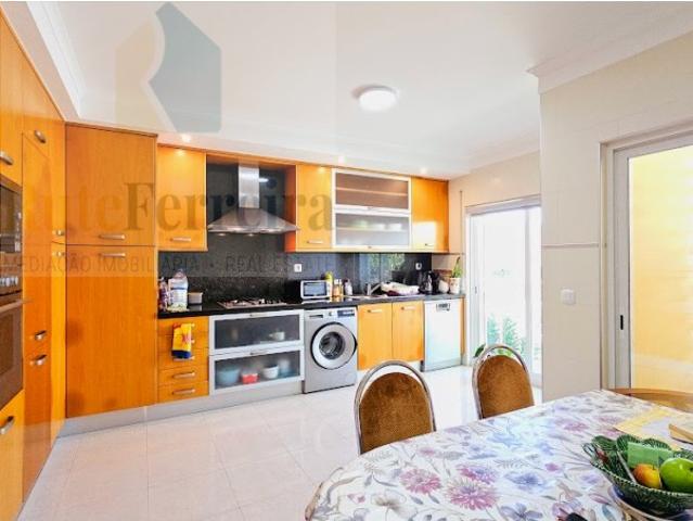 Apartamento T3 em Santa Cruz, Torres Vedras!